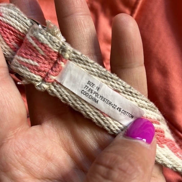 gloria vanderbilt • all around slimming effect skimmer belted capri jeans - Picture 8 of 10